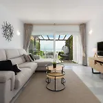House Casa D'anvers, * אסטפונה