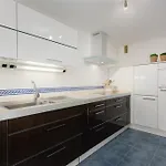 House Casa D'anvers, אסטפונה
